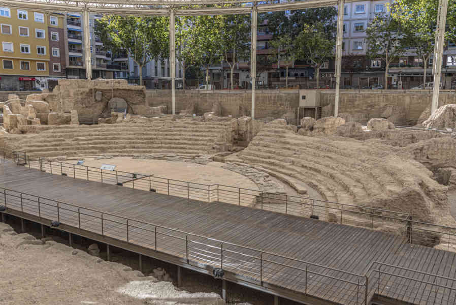 Zaragoza 079 - museo del Teatro de Caesaraugusta.jpg